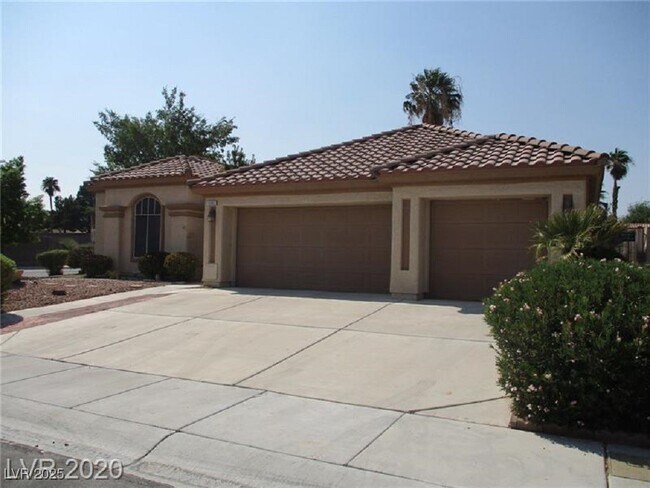 4601 Savin Cir in Las Vegas, NV - Building Photo - Building Photo