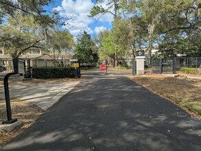 2508 SW 35th Pl in Gainesville, FL - Foto de edificio - Building Photo