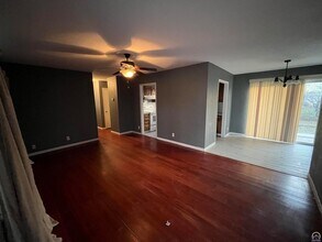 2313 W 9th Ave in Emporia, KS - Foto de edificio - Building Photo