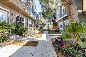 1933 Crossgate Park in San Antonio, TX - Building Photo - Building Photo