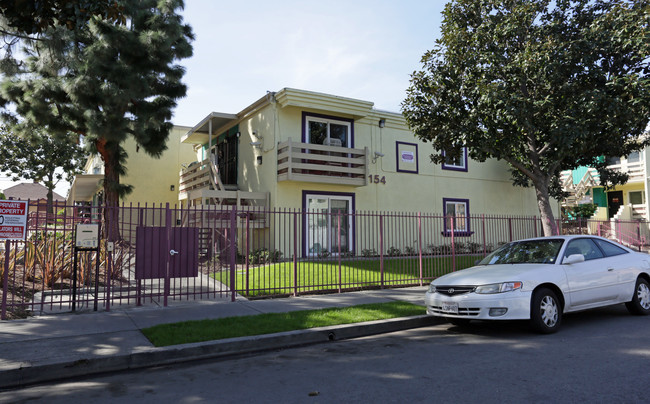 Griffith Gardens in Los Angeles, CA - Building Photo - Building Photo