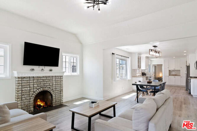 property at 545 S Sadler Ave