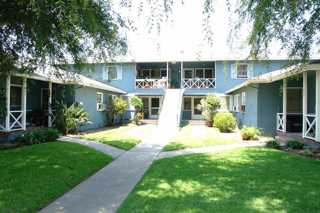 625-633 W Glenoaks Blvd in Glendale, CA - Building Photo