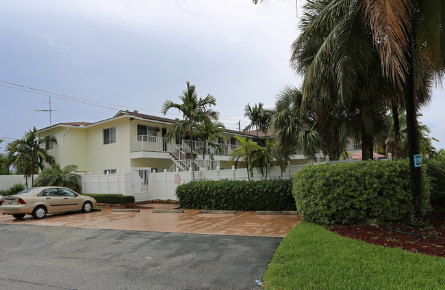 1492 Holly Heights Dr in Fort Lauderdale, FL - Building Photo - Building Photo