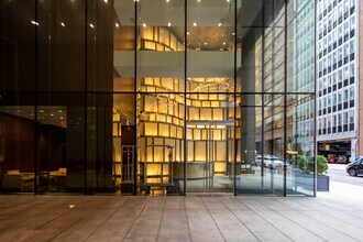 Plaza 52 in New York, NY - Foto de edificio - Building Photo