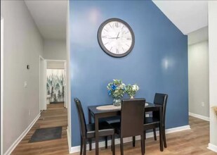 887 Lexington Ave in Cincinnati, OH - Building Photo - Building Photo