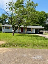 3610 Davis St in Texarkana, TX - Building Photo