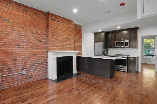 57 Trumbull St, Unit 1M in New Haven, CT - Building Photo - Building Photo