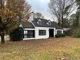 1502 Maple St in Carrollton, GA - Building Photo
