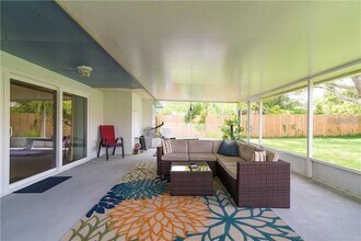 1907 Coral Tree Ct in Brandon, FL - Building Photo - Building Photo