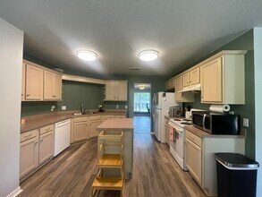 321 Egan Dr in Crestview, FL - Building Photo - Building Photo
