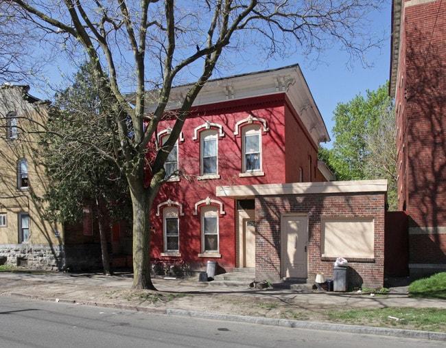 505 Catherine St in Syracuse, NY - Foto de edificio - Building Photo