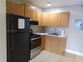 715 NE 2nd Ave in Fort Lauderdale, FL - Building Photo - Building Photo