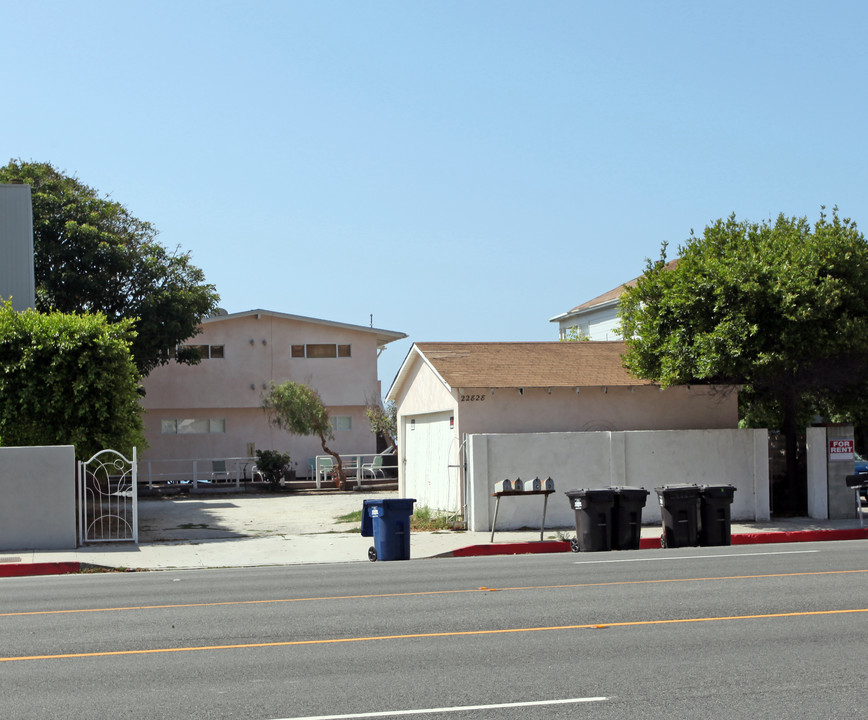 22828 Pacific Coast Hwy in Malibu, CA - Building Photo