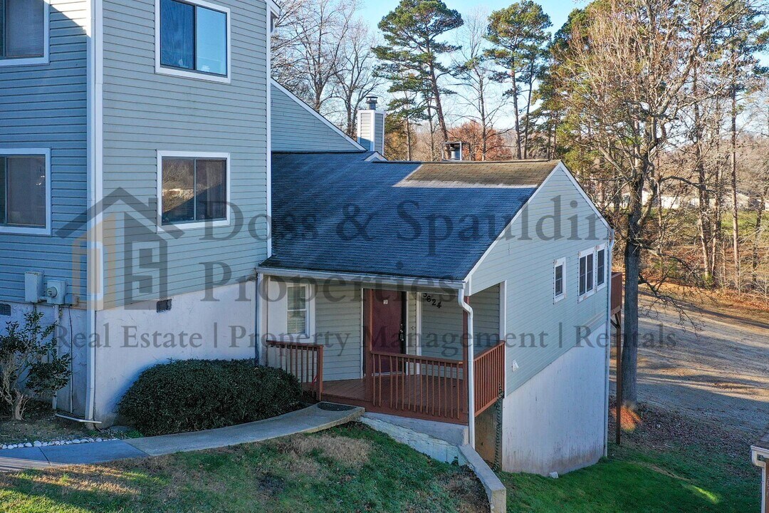 3624 Heathrow Dr in Winston-Salem, NC - Building Photo