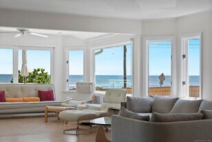 232 Hillspoint Rd in Westport, CT - Building Photo