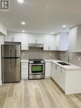 1358 Beauty Bush Ct in Mississauga, ON - Building Photo - Building Photo