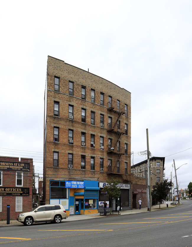 2612-2614 E Tremont Ave in Bronx, NY - Building Photo - Building Photo