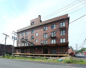 960 Broadway in Albany, NY - Building Photo - Building Photo