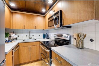 905 Cherry St in Seattle, WA - Building Photo - Building Photo