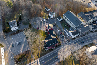 19 Main St in Durham, NH - Foto de edificio - Building Photo