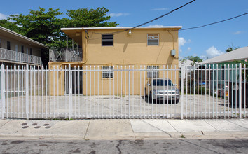 219 NW 16th St in Miami, FL - Building Photo - Building Photo