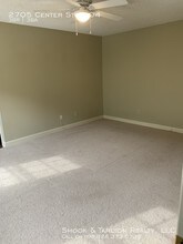 2705 N Center St-Unit -104 in Hickory, NC - Building Photo - Building Photo