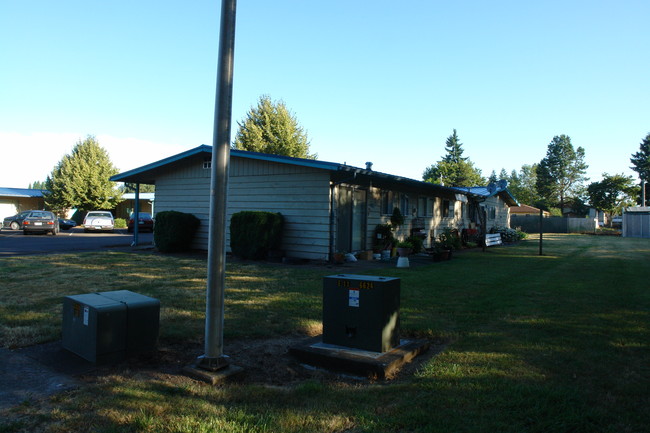 Ring Street Apartments in Salem, OR - Building Photo - Building Photo