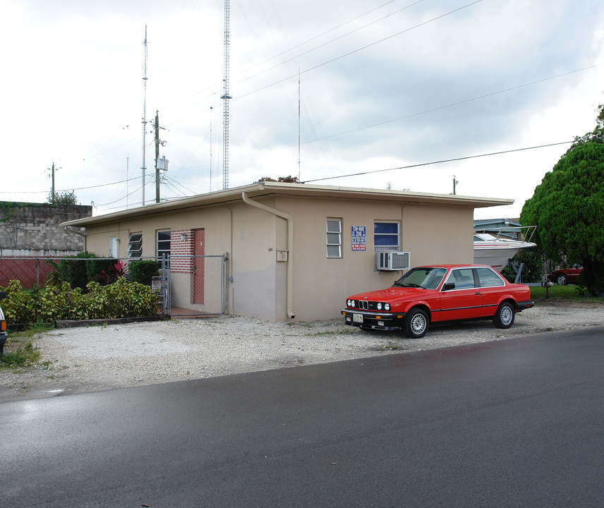 6006-6010 SW 39th St in Miramar, FL - Building Photo