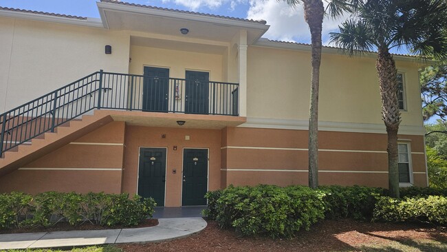 property at 1111 Myrtlewood Cir E