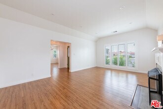 3990 Degnan Blvd in Los Angeles, CA - Building Photo - Building Photo