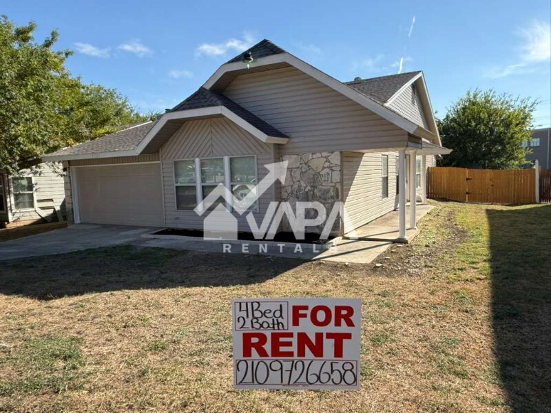 9747 Fortune Ridge Dr in Converse, TX - Building Photo