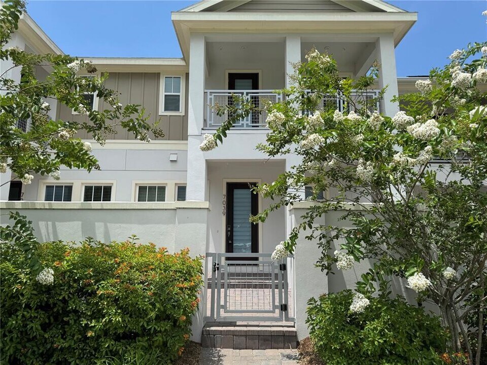7039 Nemours Pkwy in Orlando, FL - Building Photo