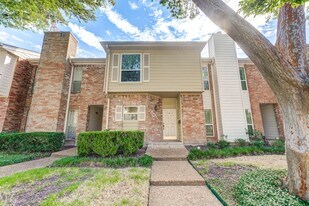 1039 Fountain View Dr in Houston, TX - Building Photo