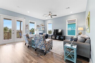 4111 Isla Del Sol Dr in Galveston, TX - Building Photo - Building Photo