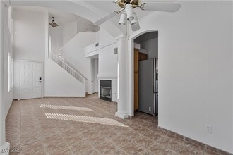 8758 Arawana Pl in Henderson, NV - Foto de edificio - Building Photo