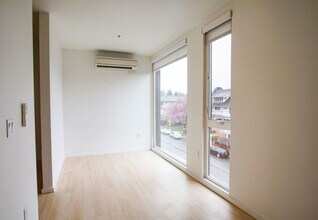 1475 SE 15th Ave in Portland, OR - Building Photo - Building Photo