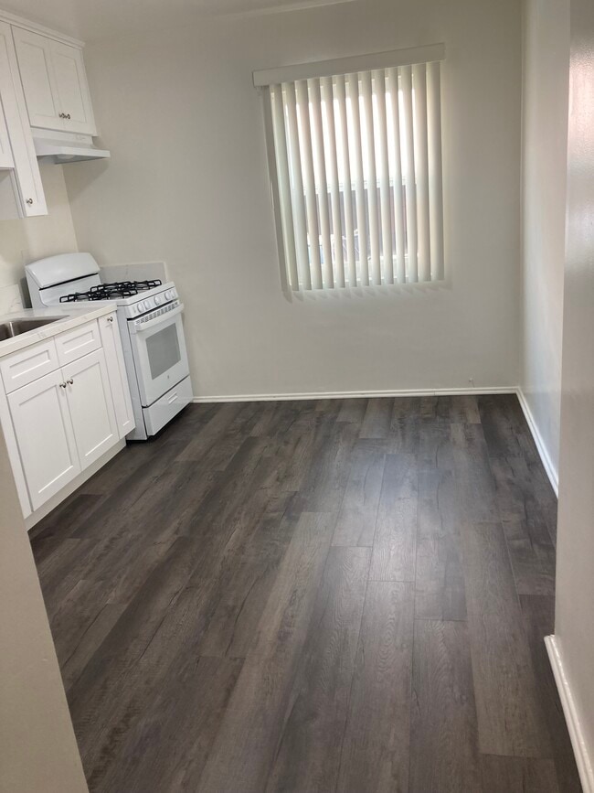 10535 National Blvd in Los Angeles, CA - Foto de edificio - Building Photo