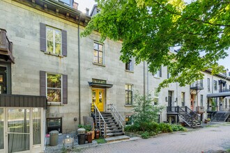 2264 Saint-Antoine Rue O in Montréal, QC - Building Photo - Building Photo