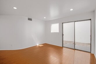 Haskell Village Apartments in Van Nuys, CA - Building Photo - Building Photo