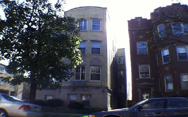 2417 W Fargo Ave in Chicago, IL - Foto de edificio