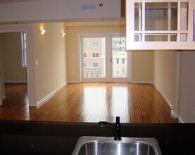 225 Grand St in Hoboken, NJ - Building Photo - Building Photo
