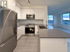 3260 Sheppard Ave E in Toronto, ON - Building Photo - Building Photo