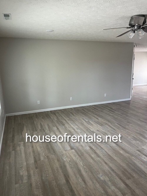 605 Hayven Ln in Carterville, IL - Building Photo - Building Photo