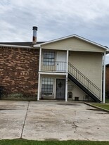 2143 Anne Marie Dr, Unit 2143 D in Baton Rouge, LA - Building Photo