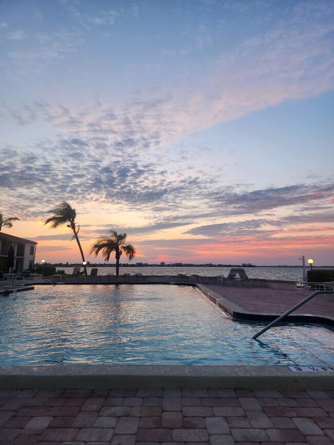 6051 Sun Blvd, Unit 115 in St. Petersburg, FL - Building Photo - Building Photo