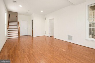 13211 Windy Oak Way in Oak Hill, VA - Building Photo - Building Photo