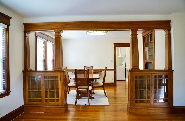 36 Ackers Ave in Brookline, MA - Building Photo - Building Photo