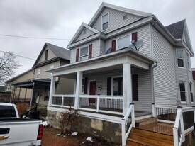 216 S 4th St in Altoona, PA - Building Photo