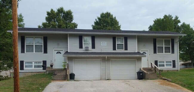 property at 505 W Mauller Rd